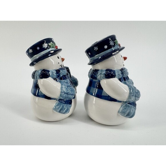 Ceramic Hugging Snowmen Salt & Pepper Shakers Blue White Winter Set - Picture 6 of 12